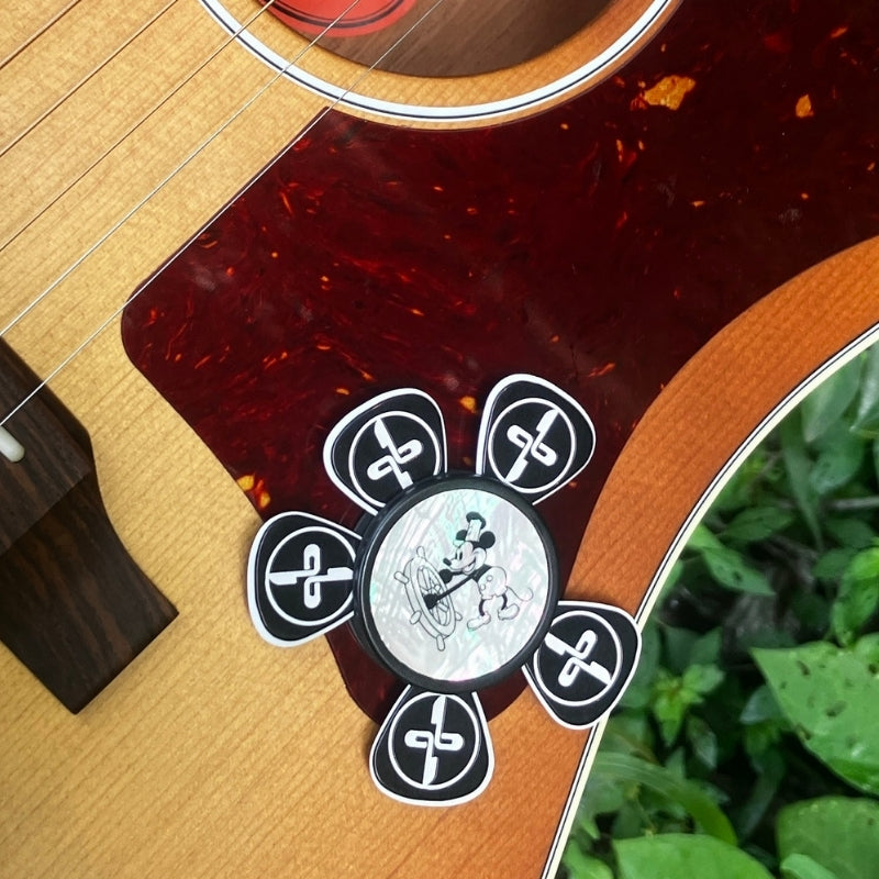 Steamboat Willie on Pearl | Pick Puck 2.0